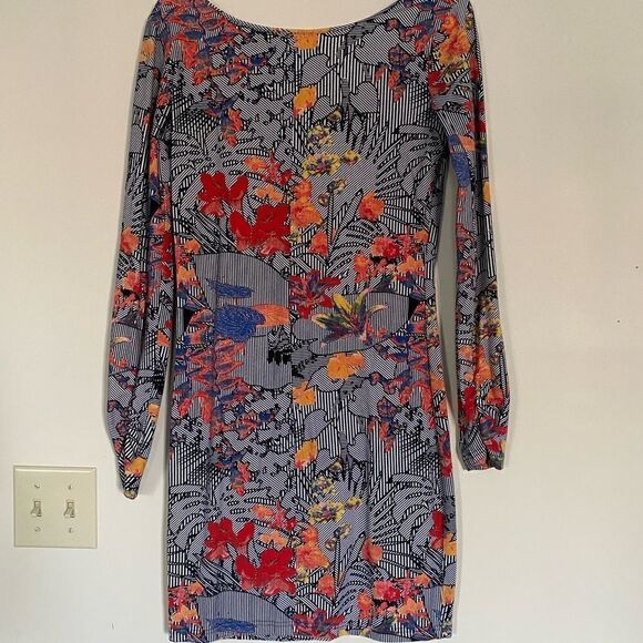 Volcom
Multicolor Long Sleeve Dress Size Medium 12 - Picture 6 of 6